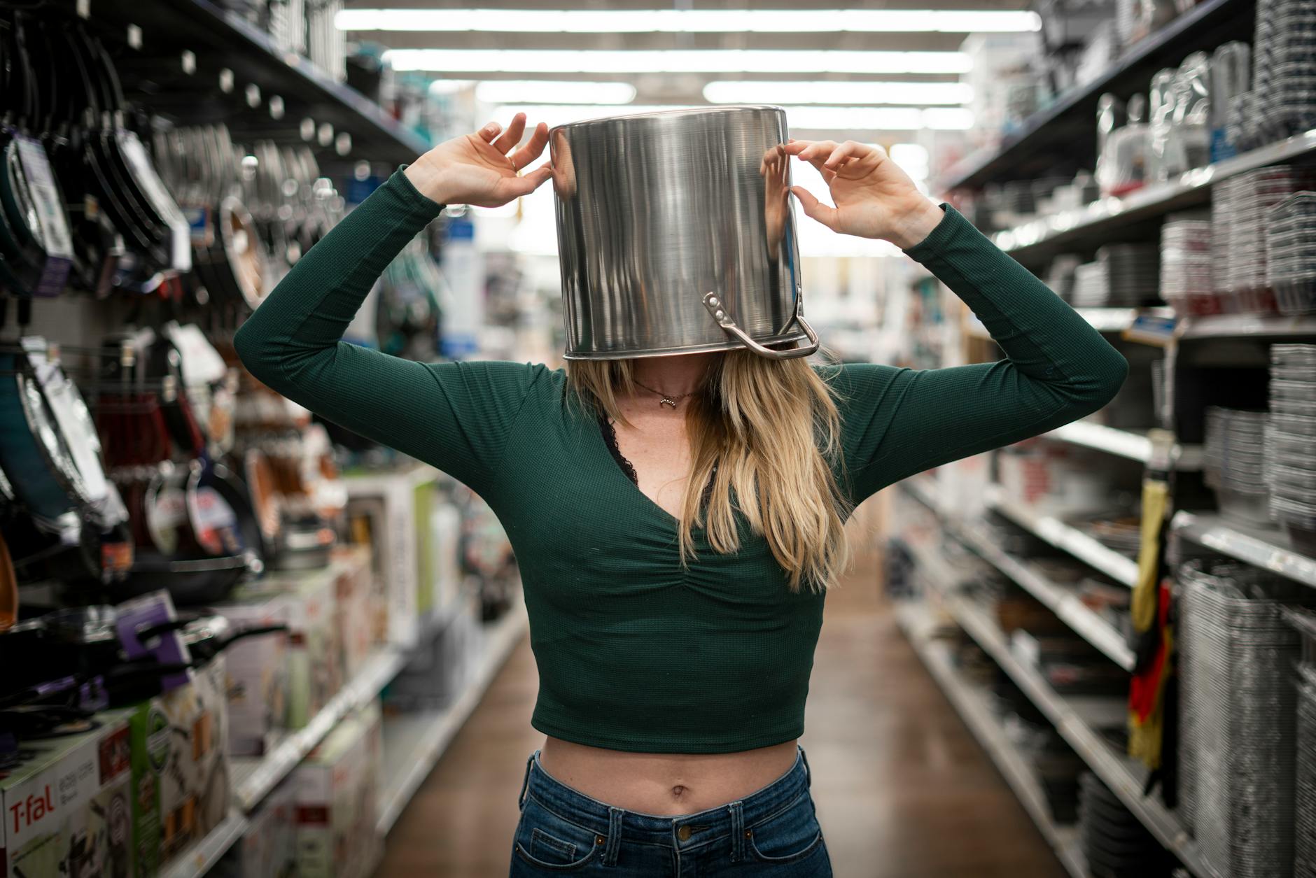 Aldi vs. Walmart: Which Store Actually Saves You More in 2025 - Featured image