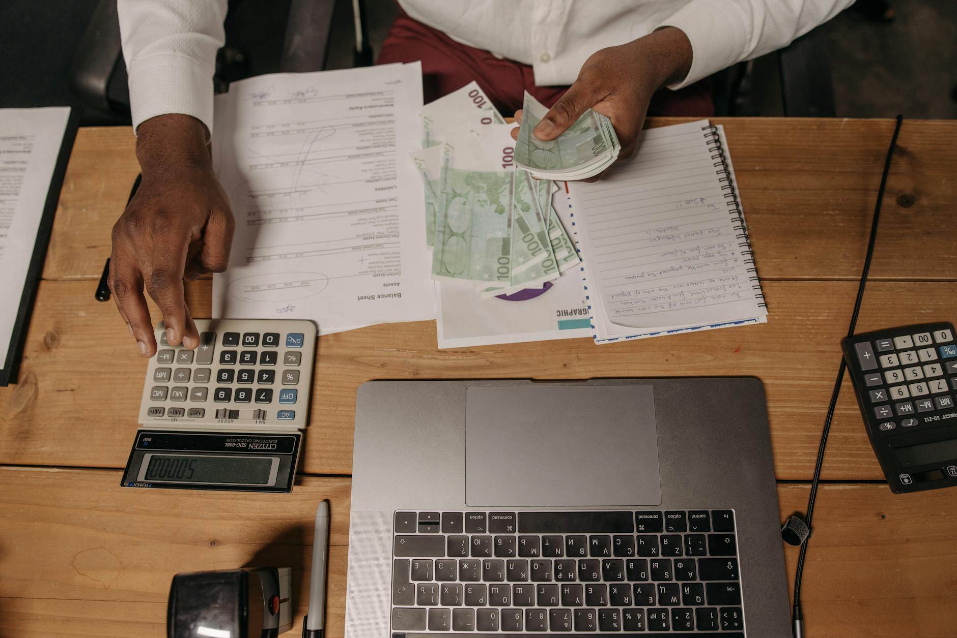 Best Bank Bonuses For Remote Workers And Digital Nomads - Featured image