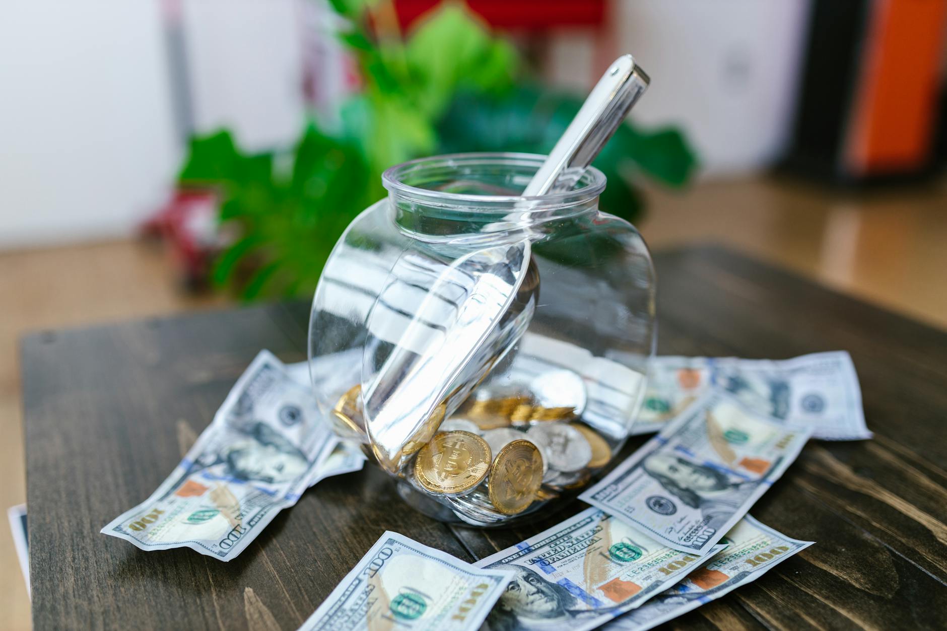 Hidden Costs and Behavioral Traps That Reduce Real Savings