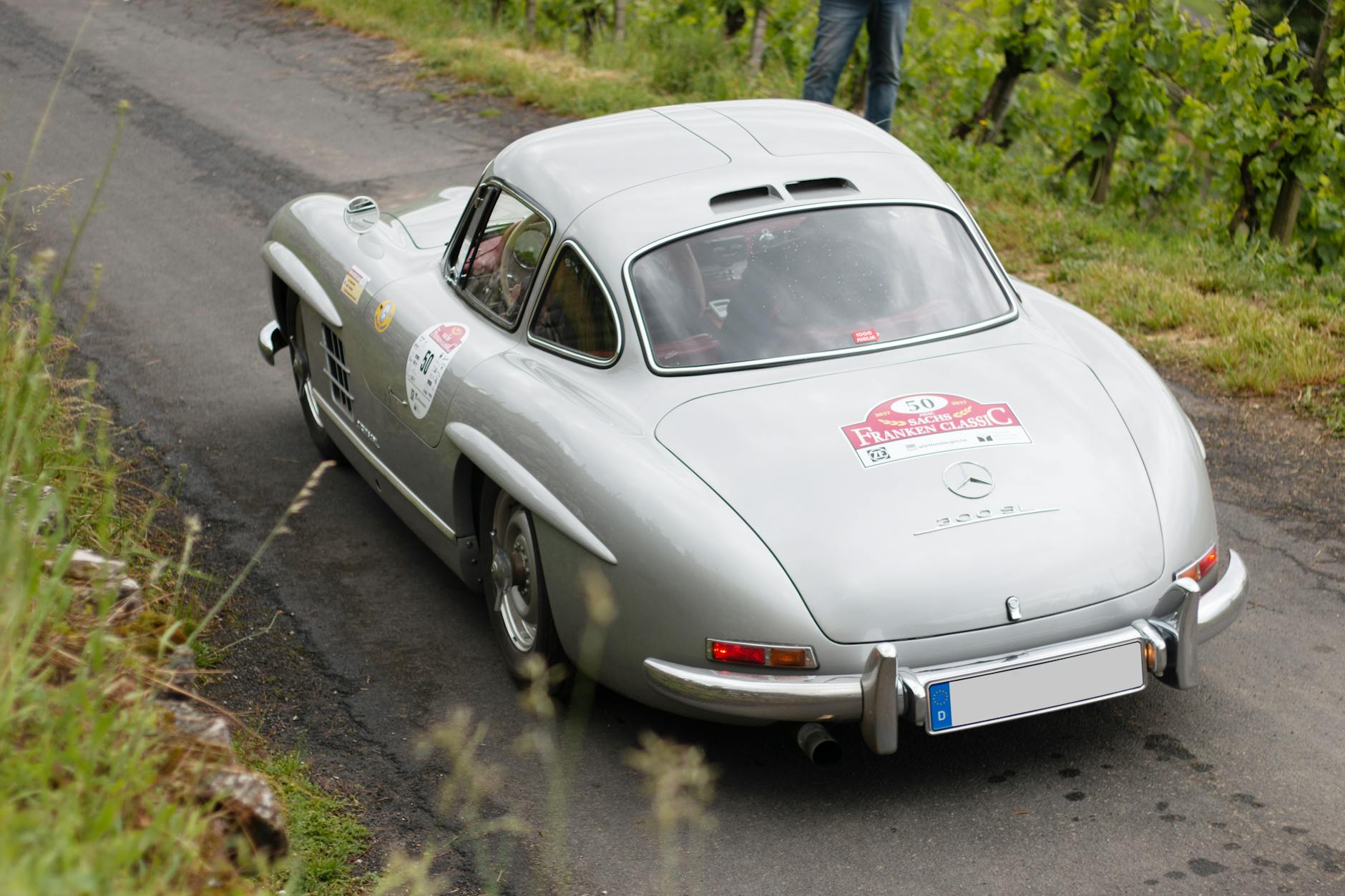 How to Make $300 a Month on the Side Using Your Phone Without Quitting Anything You Do Now - Featured image