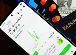 The Exact Apps a Frugal Finance Expert Keeps on Their Phone to Earn Passive Cash - Featured image