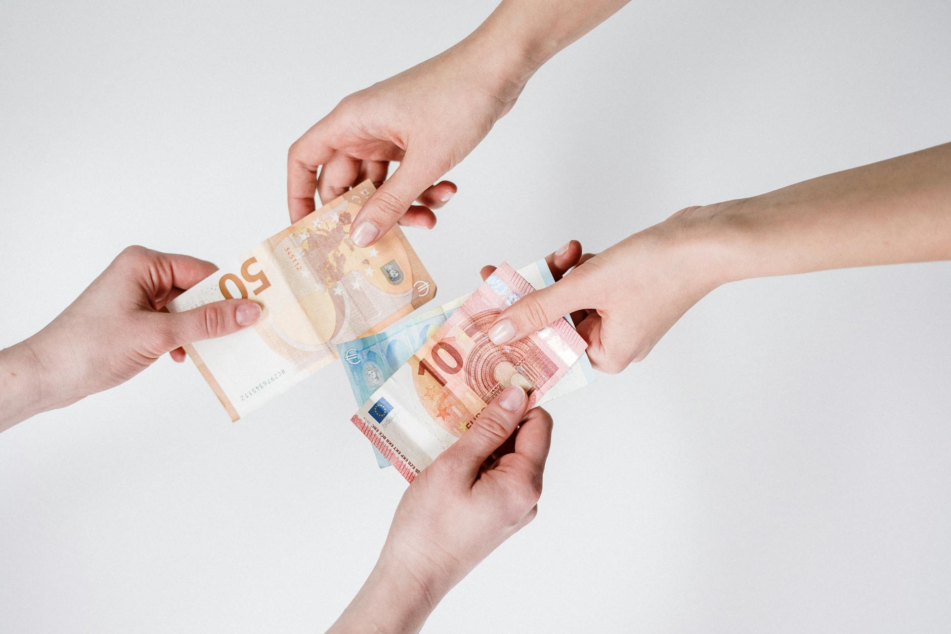 The Highest Paying Bank Bonuses With The Lowest Requirements - Featured image