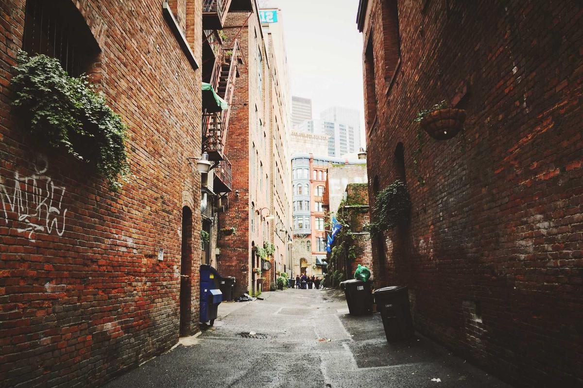 The Worst Days to Shop and Common Timing Mistakes