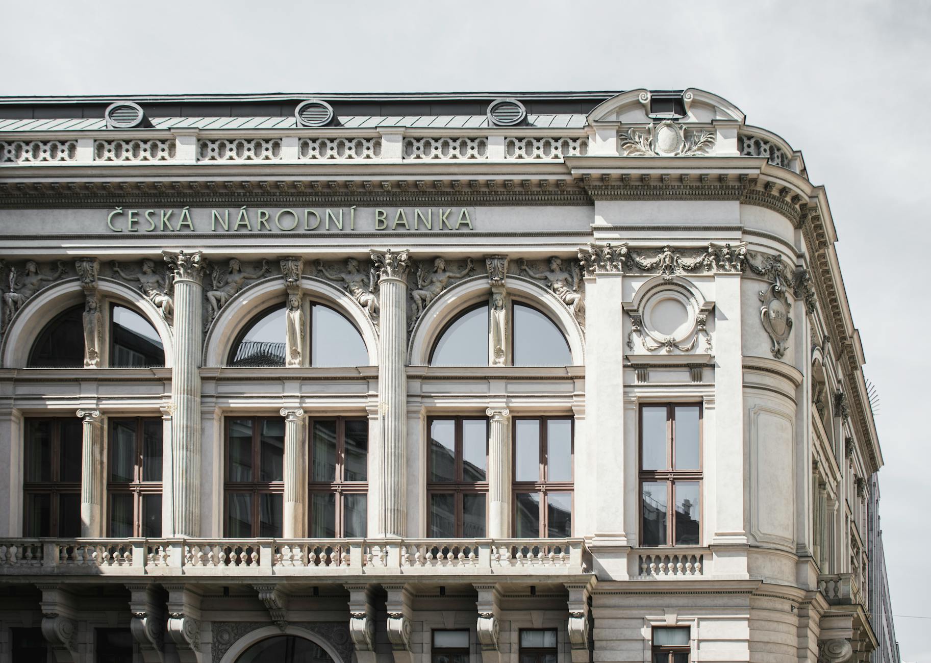 What Are the Best Bank Sign-Up Bonuses and Promotions Available in 2026?