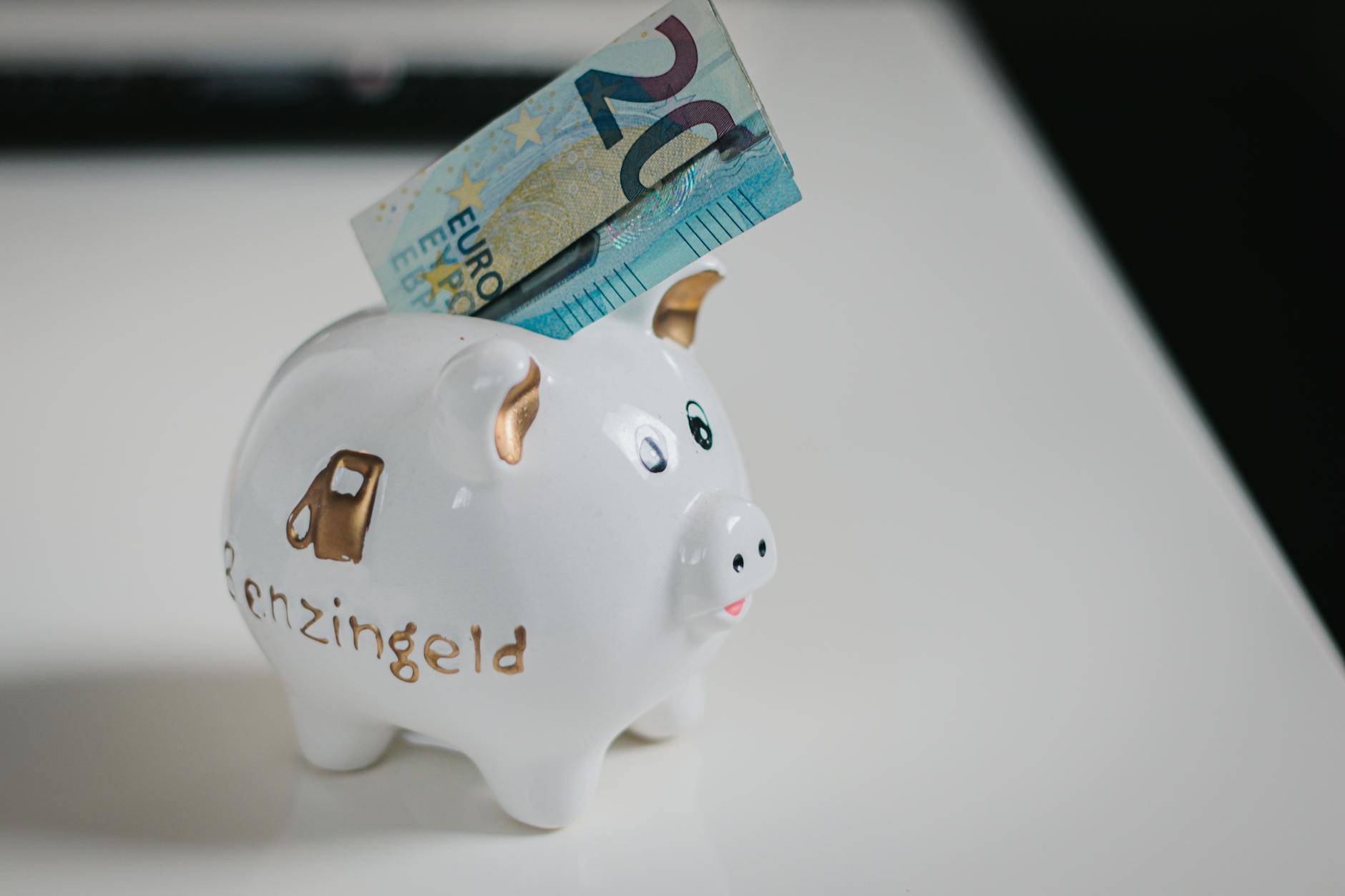 How to Automate Your Savings and Save $200 More Per Month Without Trying - Featured image