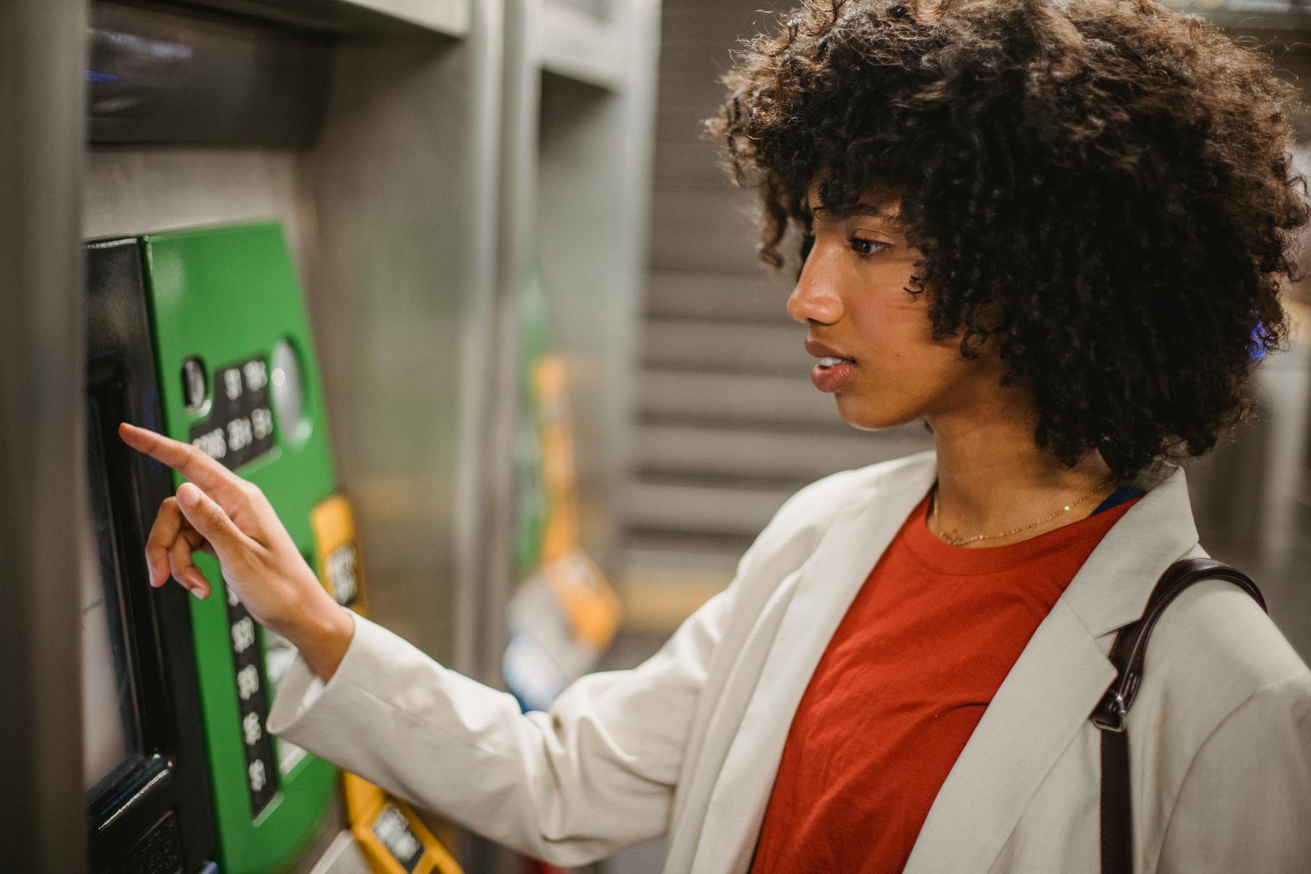 How to Avoid ATM Fees Completely — No Matter Where You Bank - Featured image