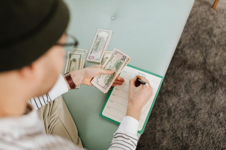 How to Cut Your Monthly Subscriptions and Save $150 Without Missing Anything - Featured image