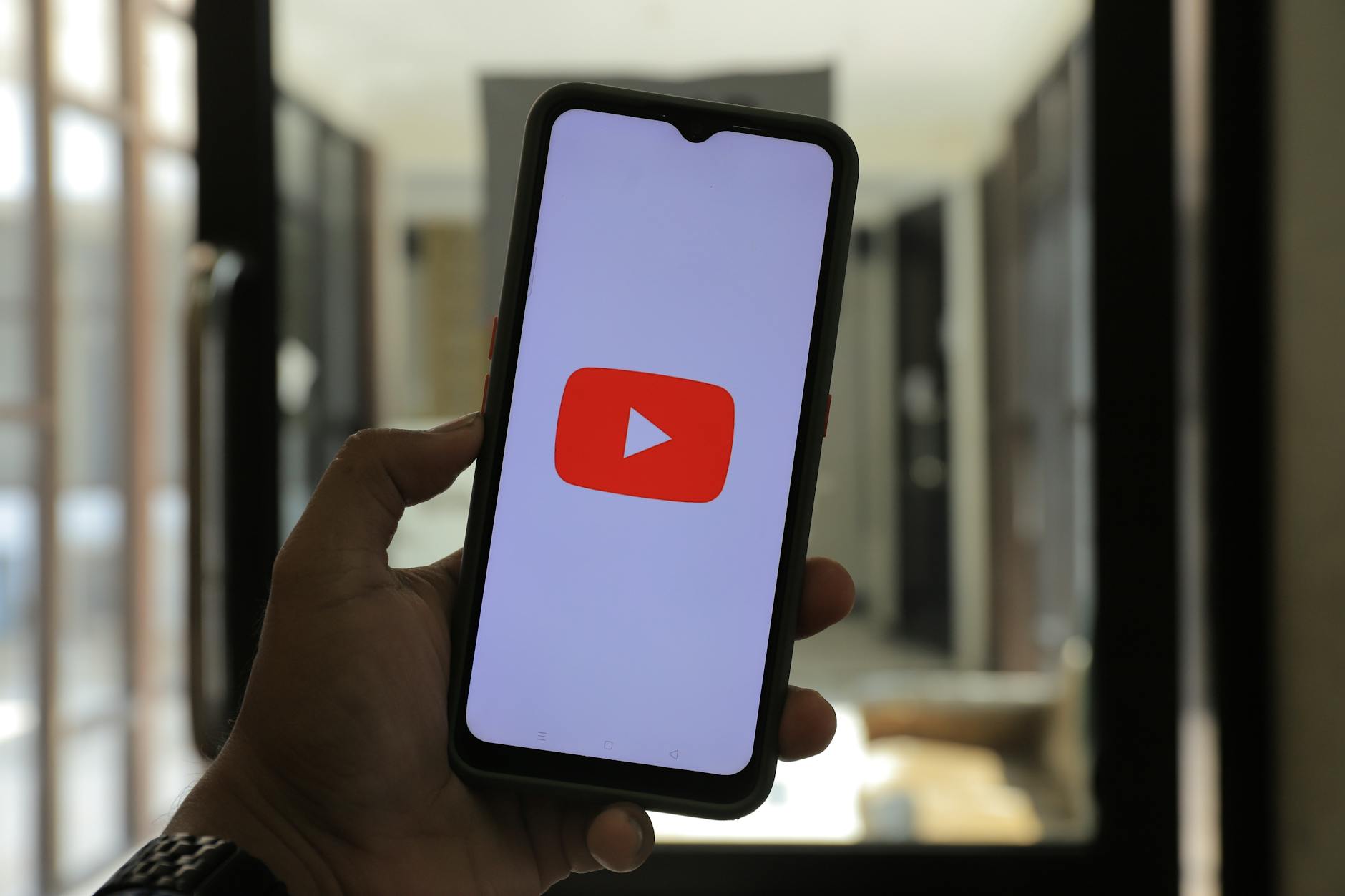 WHAT DOES THE YOUTUBE PREMIUM FAMILY PLAN ACTUALLY COST?