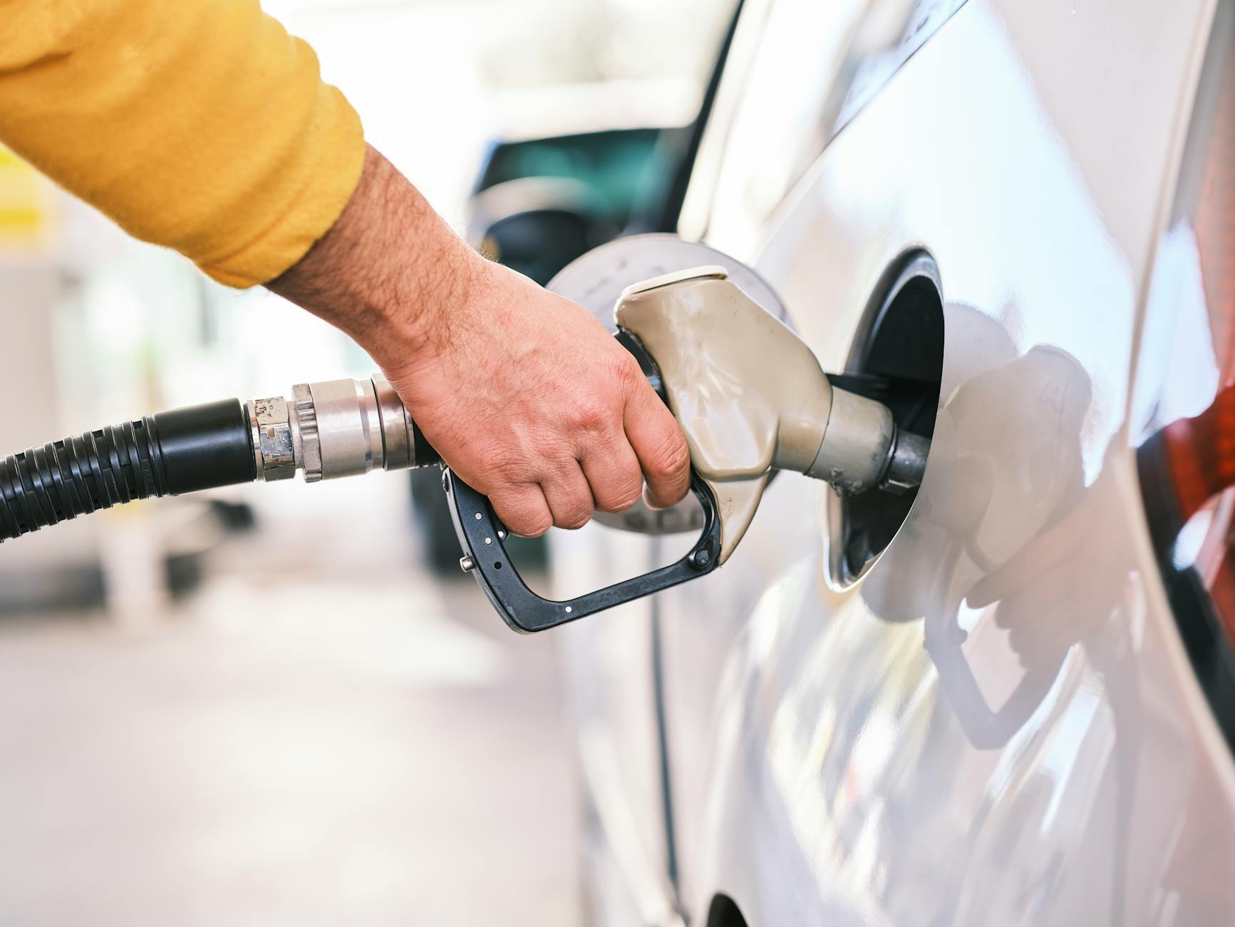 Costco Gas vs. Regular Gas Stations: The Annual Savings Breakdown - Featured image