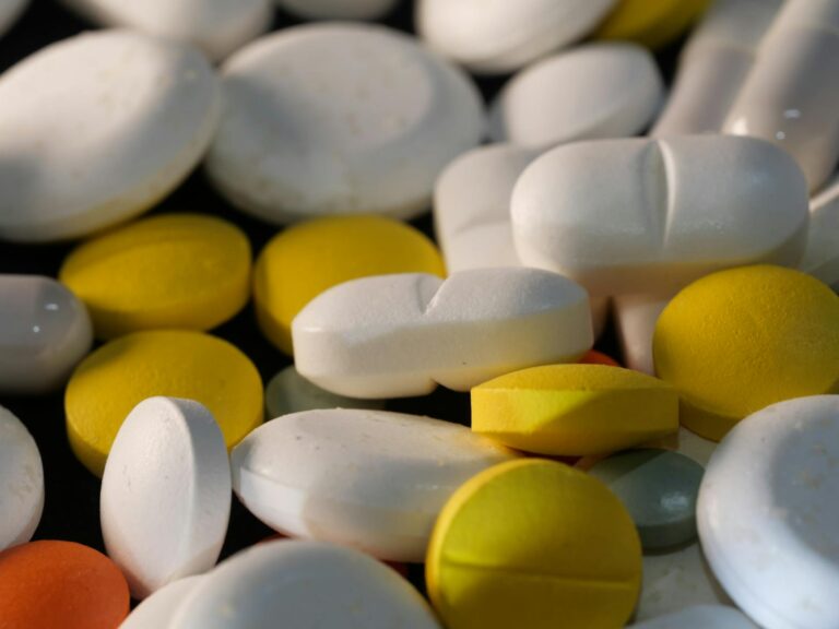 Free Drug Manufacturer Programs That Provide Medications at No Cost - Featured image