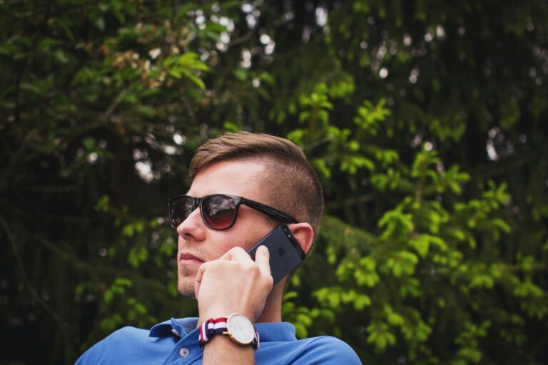 Free Government Phone Programs: Who Qualifies for the Lifeline Plan - Featured image