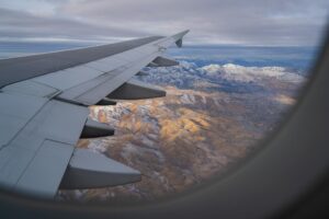 How to Book Flights 6-8 Weeks Out for the Lowest Prices - Featured image
