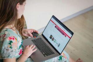 How to Get Paid to Test Websites for $20-$60 Per Hour - Featured image