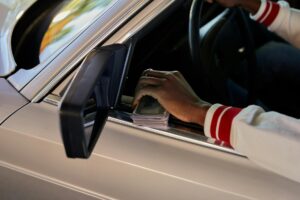How to Lower Your Car Payment by $100/Month Without Ruining Credit - Featured image