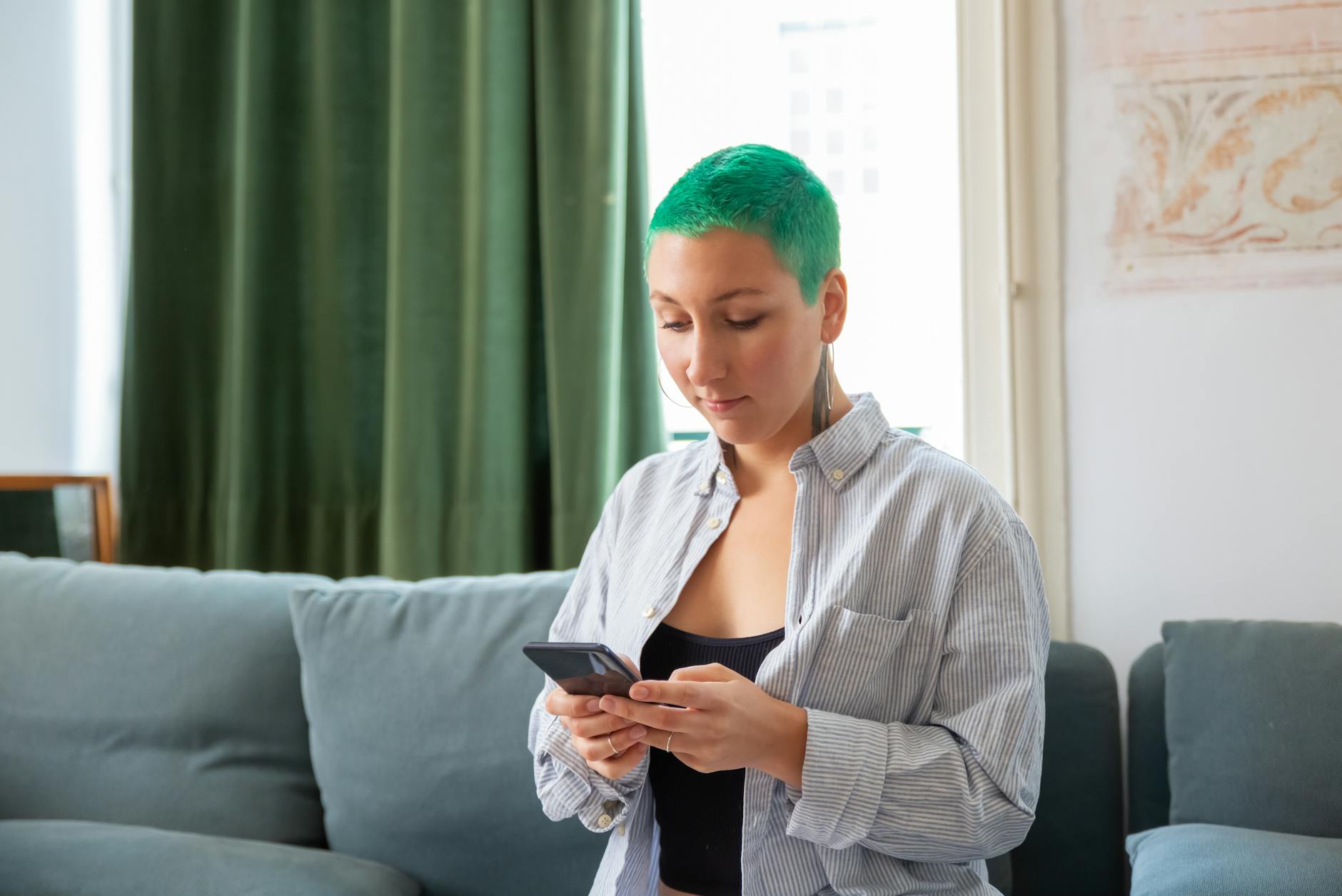 Mint Mobile vs. Visible vs. Tello: The Cheapest Plans Compared in 2025 - Featured image
