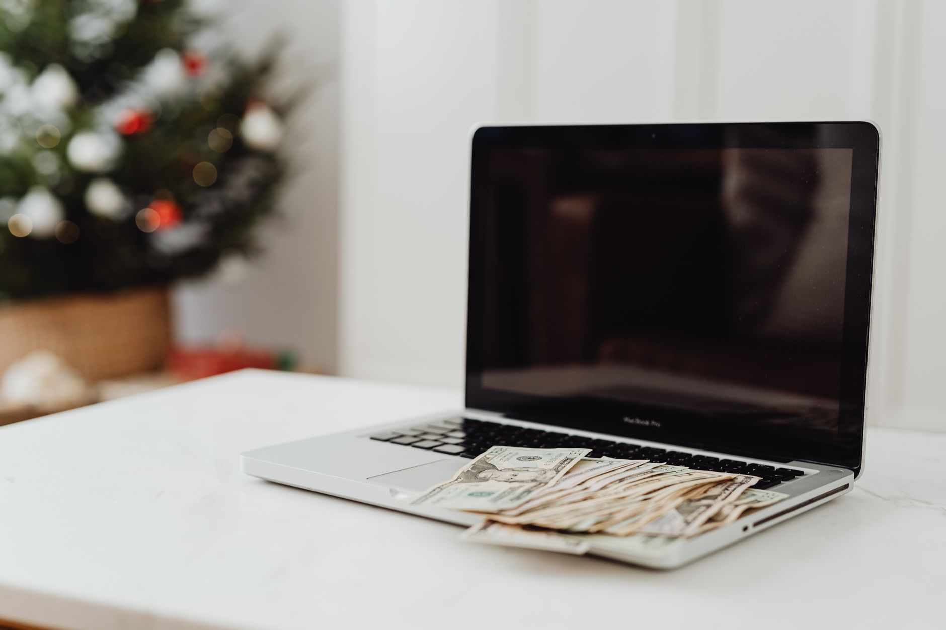 Home Office Technology Sales: Computer Monitors and Peripherals Reduced During Prime Day Final Hours - Featured image