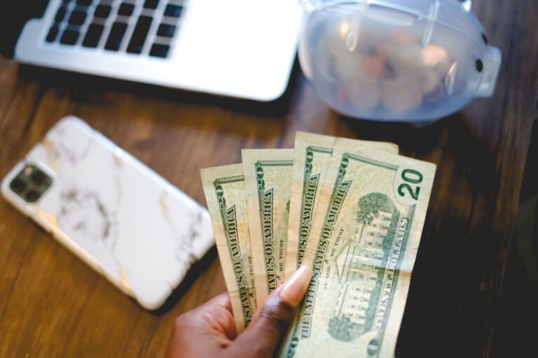 How to Get Paid to Walk With These Apps - Featured image
